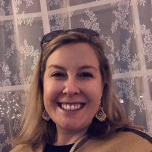 Meet your Posher, Elizabeth
